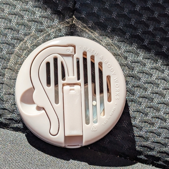 Bath & Body Works Lotus Flower Vent/Visor Clip (NWOT) - Picture 2 of 2